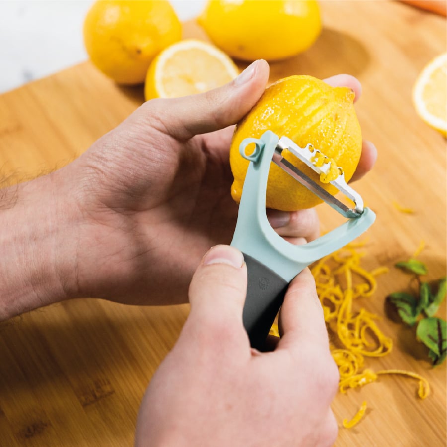มีดปอกผักผลไม้ BergHOFF Y-Peeler สแตนเลสสตีล  รุ่น Leo ทนทาน 13 ซม. สีฟ้า มือจับสีดำ 3950001_4